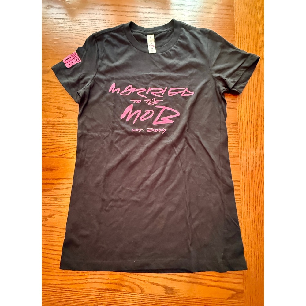 Married to the Mob Graphic T-Shirt Women Medium Black Pink Edgy Streetwear
